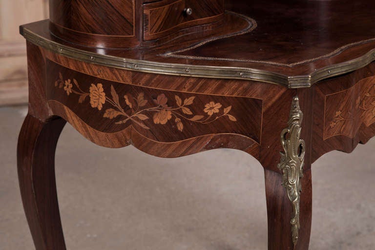 19th Century French Louis XV Marquetry Vanity/Desk ~ SALE ~ In Excellent Condition In Dallas, TX