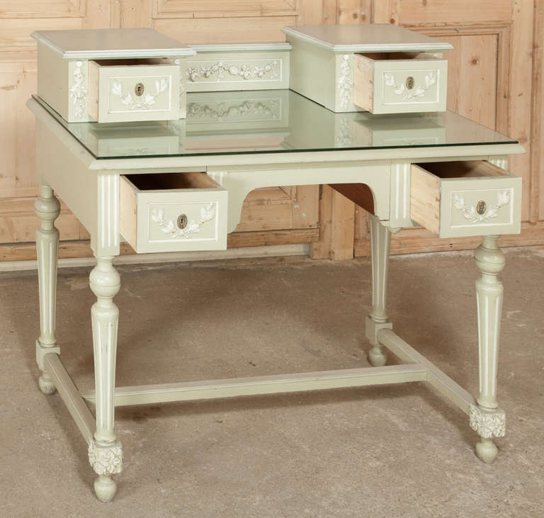 Antique French Louis XVI Painted Desk or Vanity In Excellent Condition In Dallas, TX