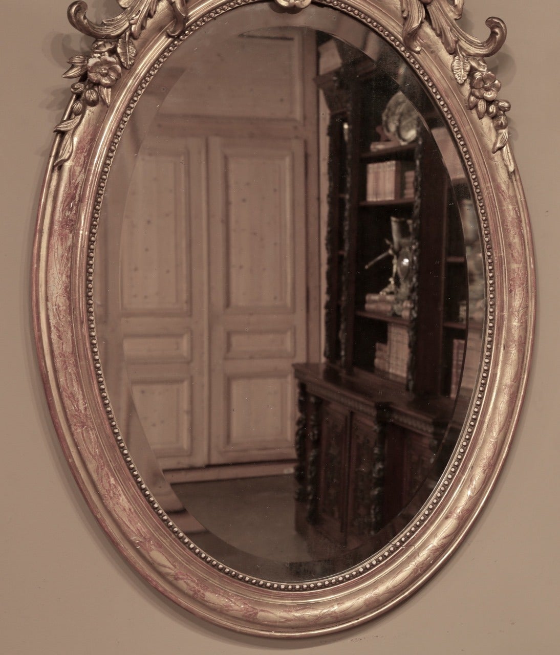 19th Century French Neoclassical Gilded Oval Mirror In Excellent Condition In Dallas, TX