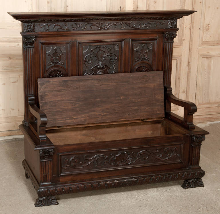 Antique Italian Renaissance Walnut Hall Bench In Excellent Condition In Dallas, TX