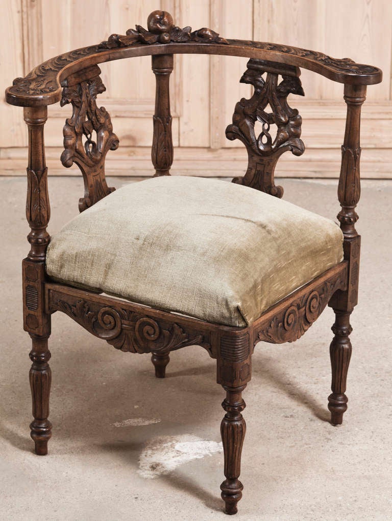 19th c. Pair Antique Italian Renaissance Corner Chairs 5
