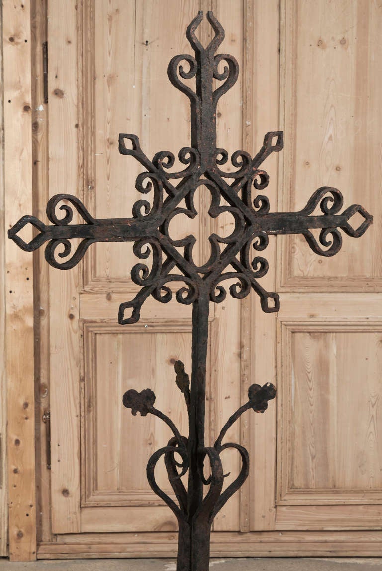 Measuring five feet tall, perfect for adding rustic charm for indoor or outdoor usage.