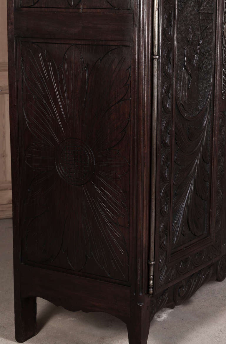 Antique Brittany Armoire In Excellent Condition In Dallas, TX