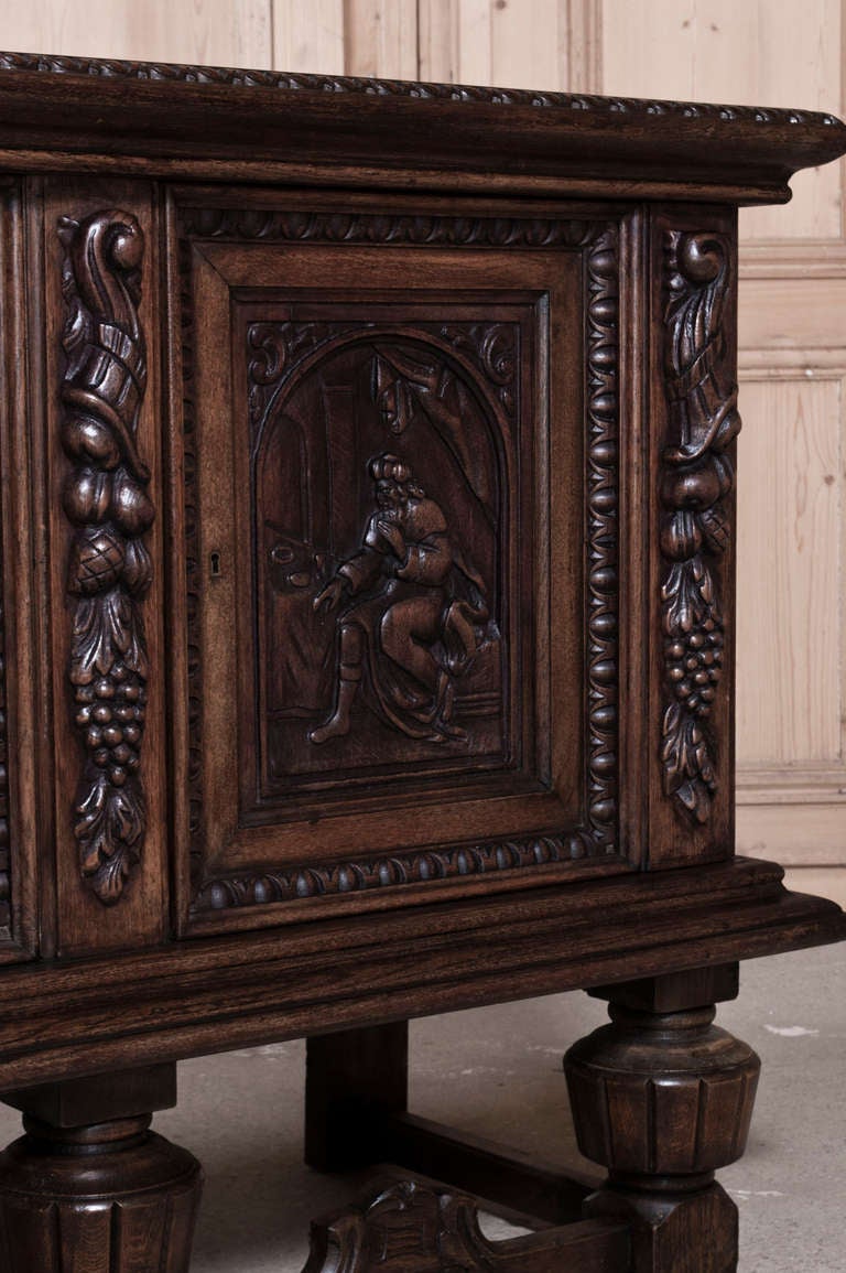 Vintage Flemish Renaissance Raised Buffet 4
