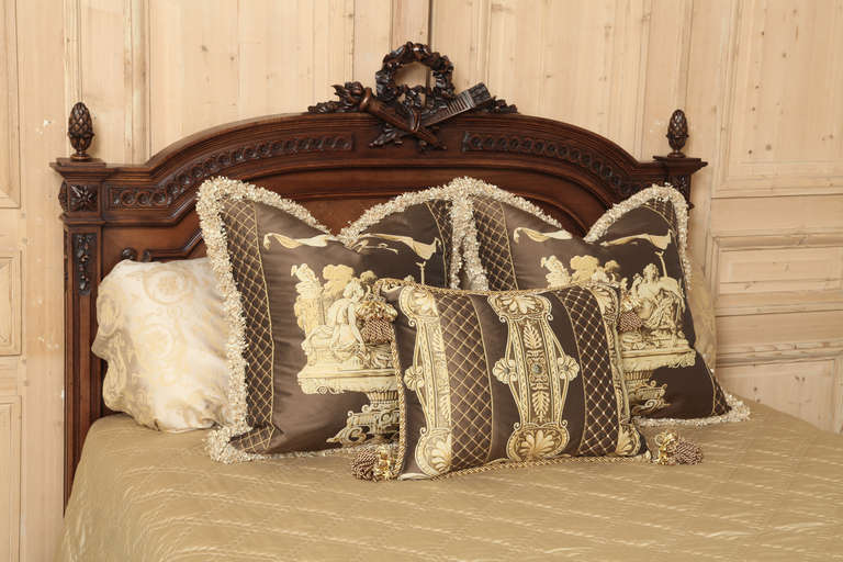 Antique French Louis XVI Walnut Queen Bed ~ Super SALE! In Excellent Condition In Dallas, TX