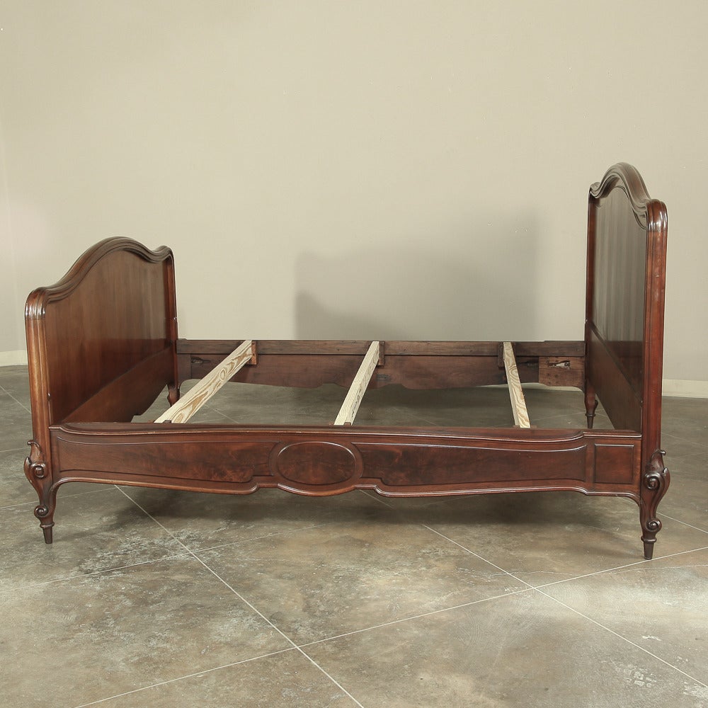 Louis Philippe California King Bed 3