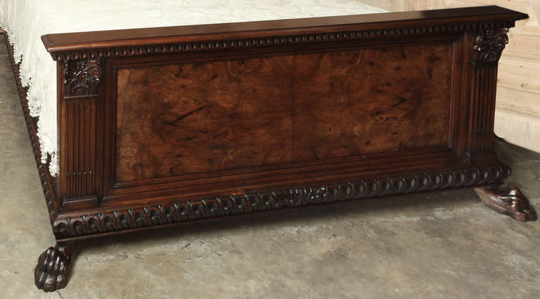 Vintage Italian Neoclassical California King Bed In Excellent Condition In Dallas, TX