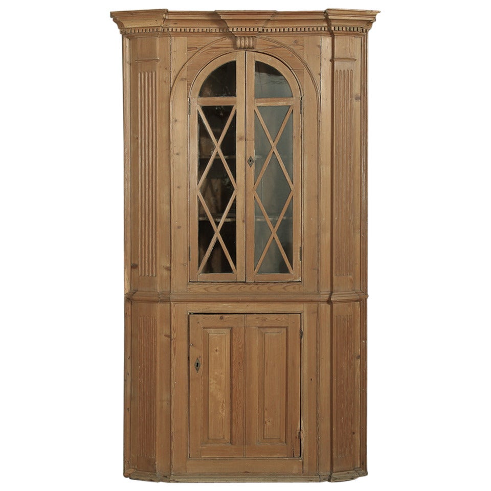 19th Century Neoclassical English Stripped Pine Arched Dome Corner