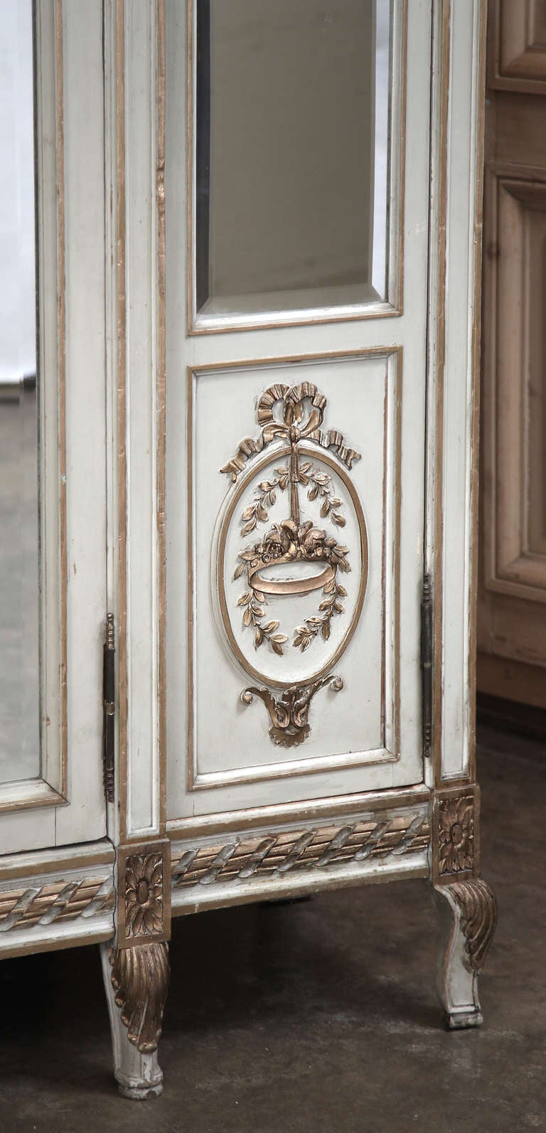 Stunning Grand Louis XVI Triple Armoire In Excellent Condition In Dallas, TX