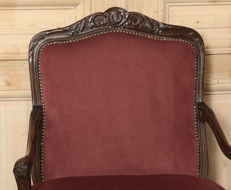 Pair of Antique French Louis XV Walnut Armchairs In Excellent Condition In Dallas, TX