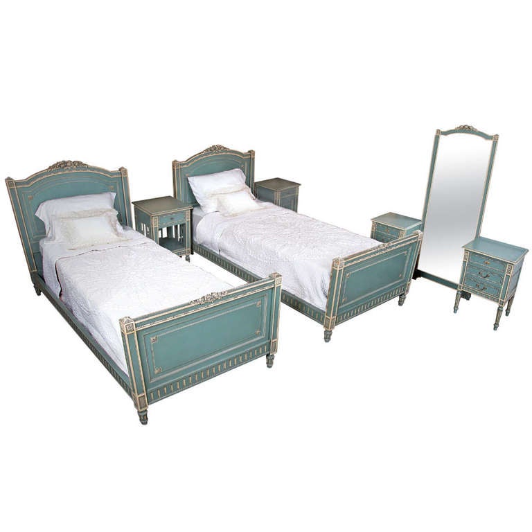 Vintage Louis XVI Painted Bedroom Suite at 1stdibs