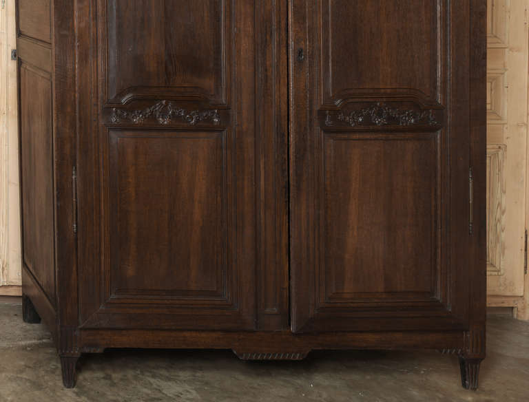 Antique Country French Armoire In Excellent Condition In Dallas, TX