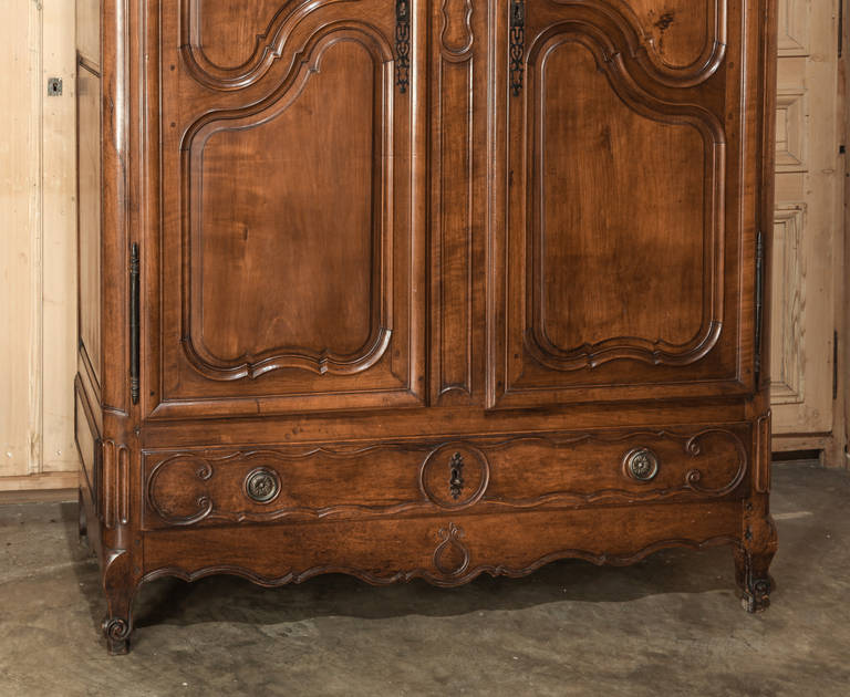 19th Century Country French Walnut Armoire In Excellent Condition In Dallas, TX