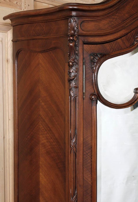 Antique French Louis XV Walnut Armoire In Excellent Condition In Dallas, TX