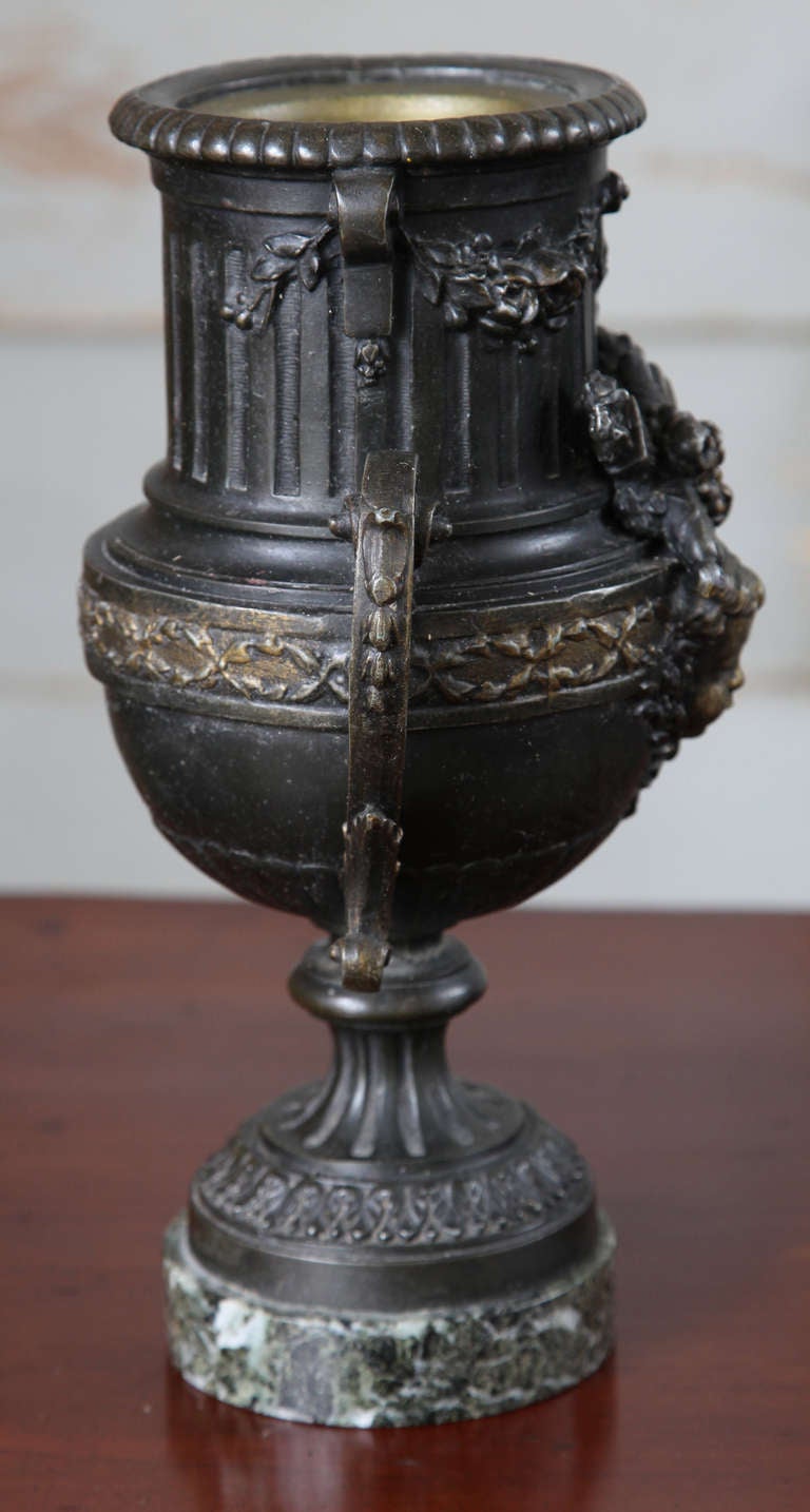 Pair of Louis XVI Period Neoclassical French Mantel Urns In Excellent Condition In Dallas, TX