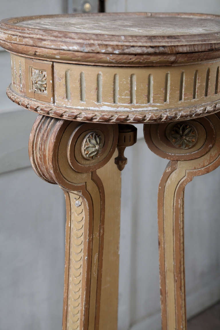 Antique Louis XVI Painted Pedestal In Excellent Condition In Dallas, TX