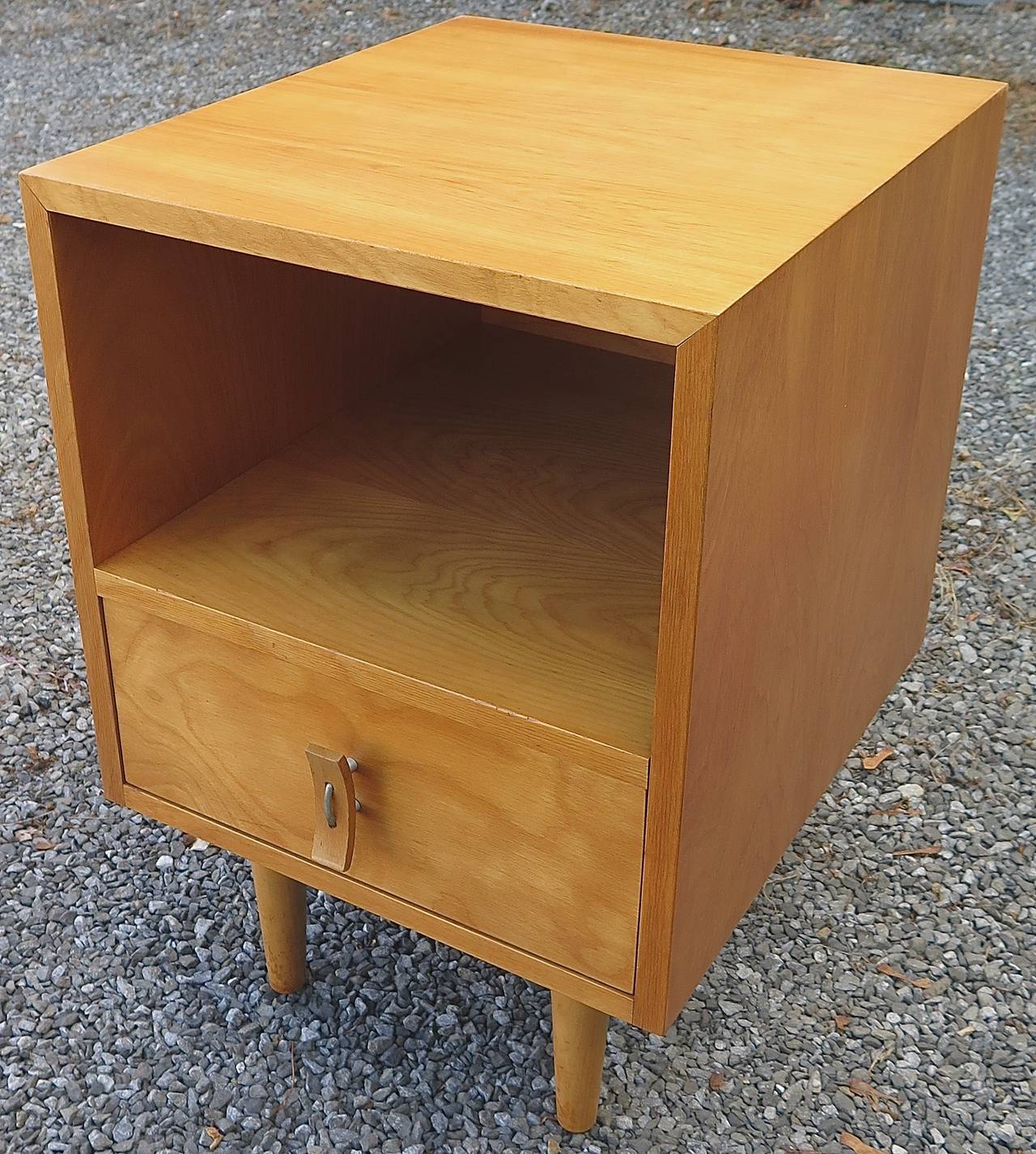 Birch 1950 Stanley Young for Glenn of California Pair of Nightstands