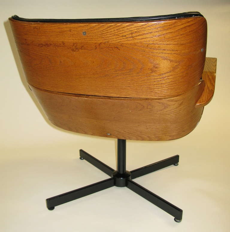 Mid-Century Modern Rare Plycraft Small Lounge Chair For Sale
