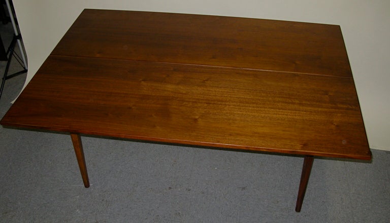 1950 Jens Risom Walnut Flip-Top Game Table In Excellent Condition In Hudson, NY