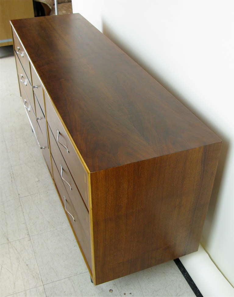 Rare 1950 Lane Dovetail Drawer Dresser In Excellent Condition In Hudson, NY