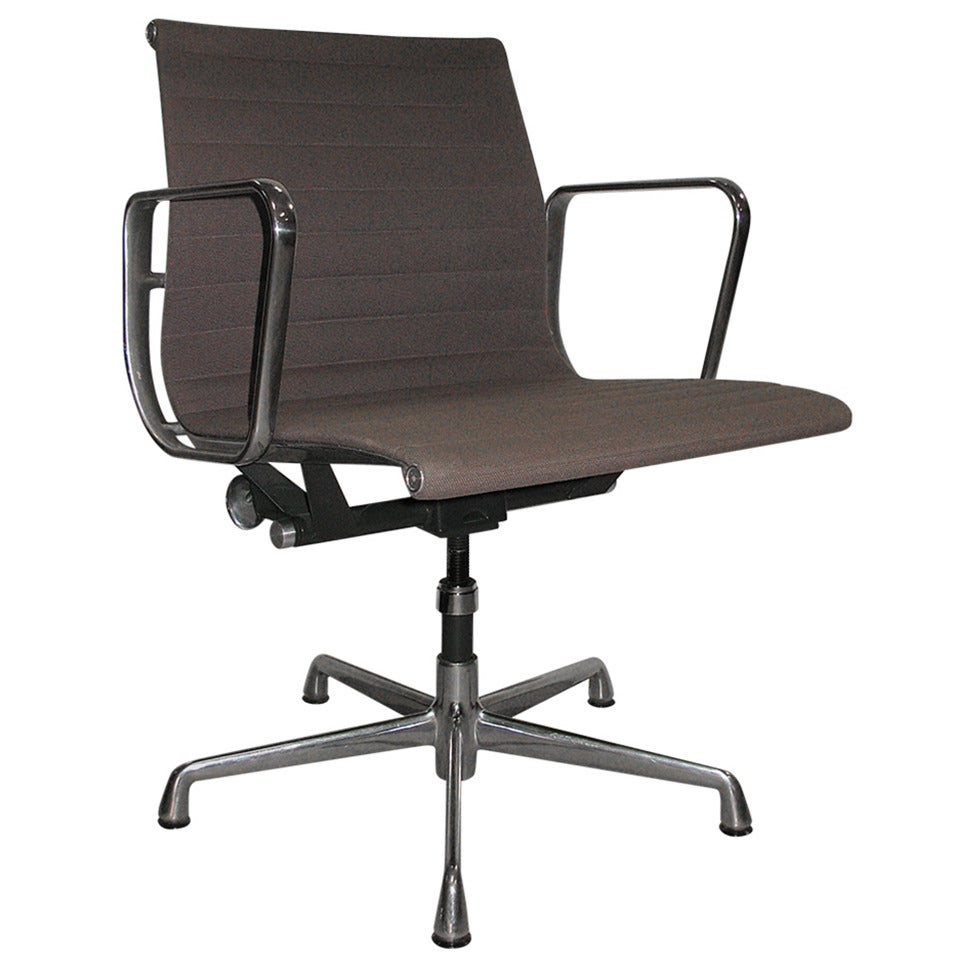 Eames Aluminum Group Arm Chair