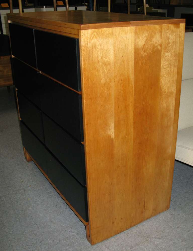 Mid-Century Modern Attractive 1940 Russel Wright 8 Drawer Dresser