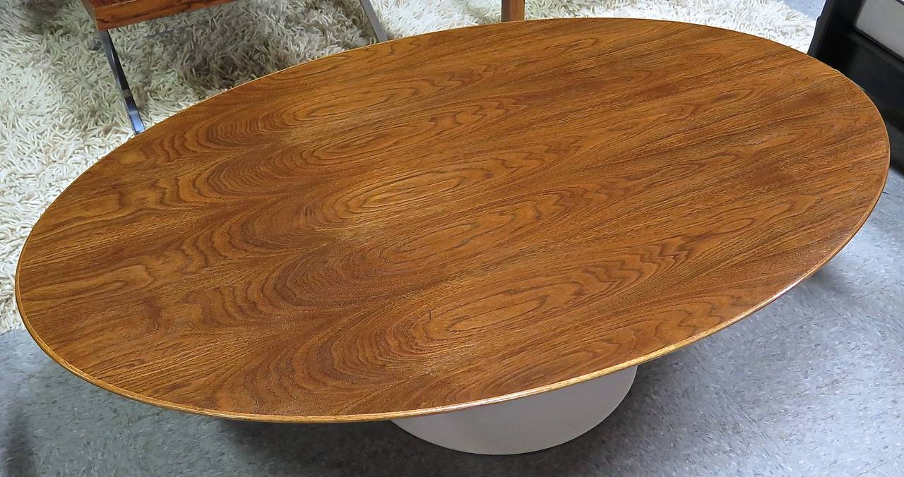 Mid-Century Modern Rare 1960 Saarinen Oval Coffee Table