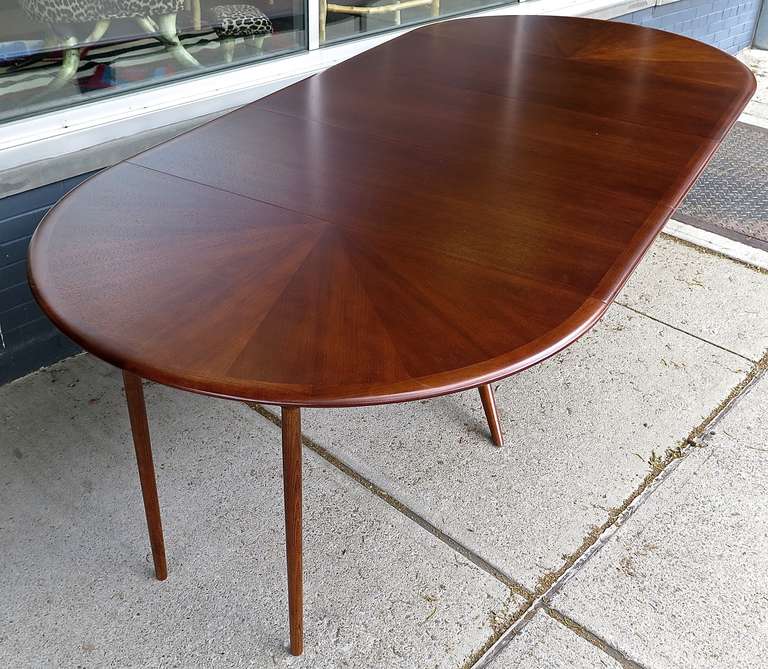 Mid-20th Century Elegant 1950 Erno Fabry Dining Table