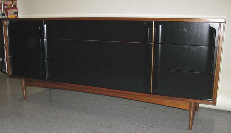 Bent plywood with black lacquer 