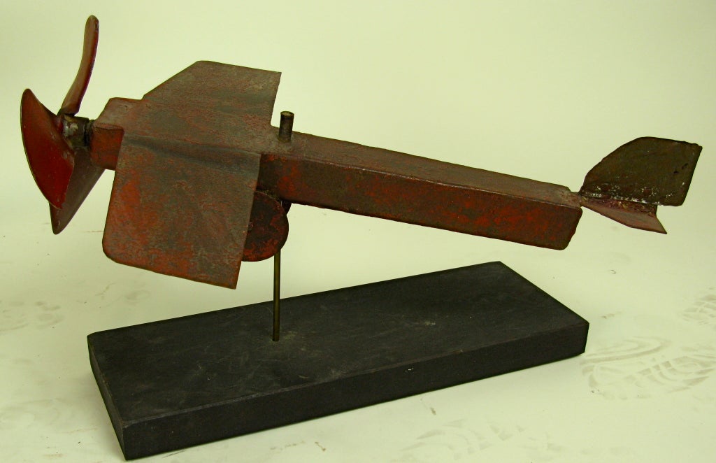 Paire d'avions d'art populaire avec supports, 1940