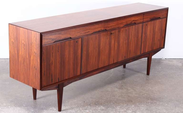 Danish Moller Style Rosewood Sideboard or Credenza In Good Condition In Hamburg, PA