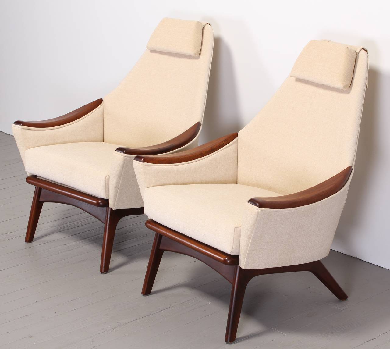 Pair of Adrian Pearsall Lounge Chairs Model 1806-C, 1960 In Excellent Condition In Hamburg, PA