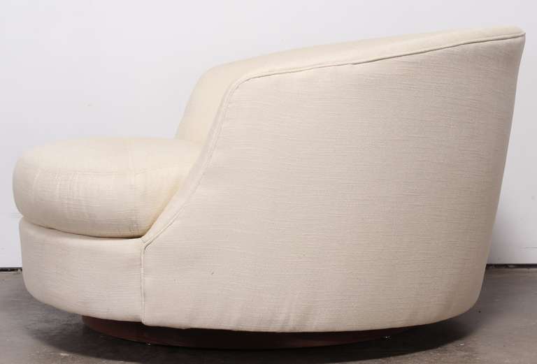 Upholstery Milo Baughman Swivel Tub Chair for Thayer Coggin