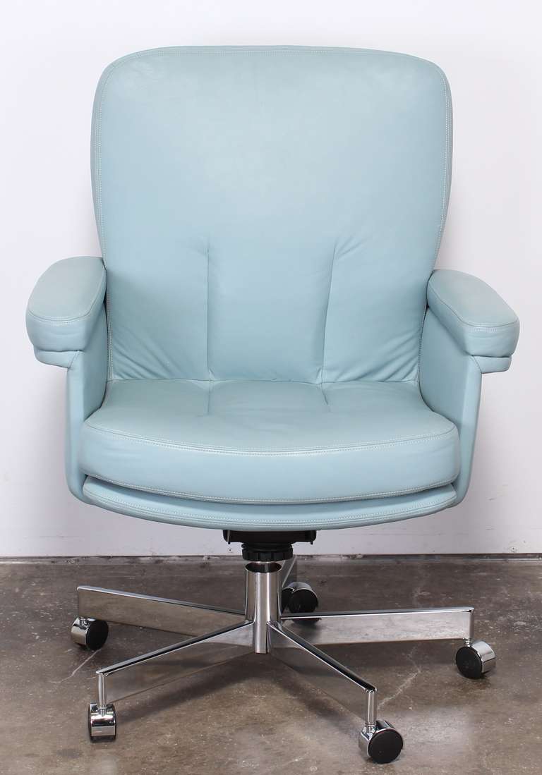 American Pace Style Blue Leather and Chrome Executive Chair, 1980