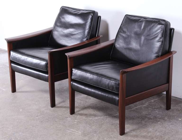 Mid-Century Modern Pair of Danish Mid Century Modern Rosewood and Black Leather Armchairs