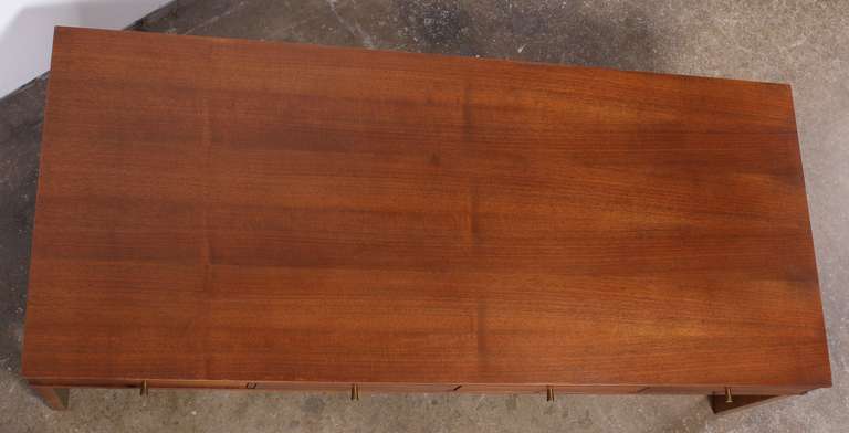 Mid-20th Century Mahogany Cocktail Table in the Style of Paul McCobb