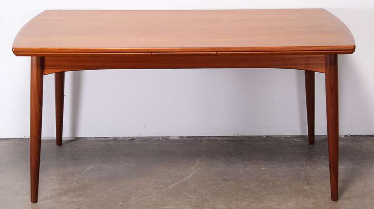 Mid-20th Century Danish Teak Dining Table in the Style of Neils Moller, 1960