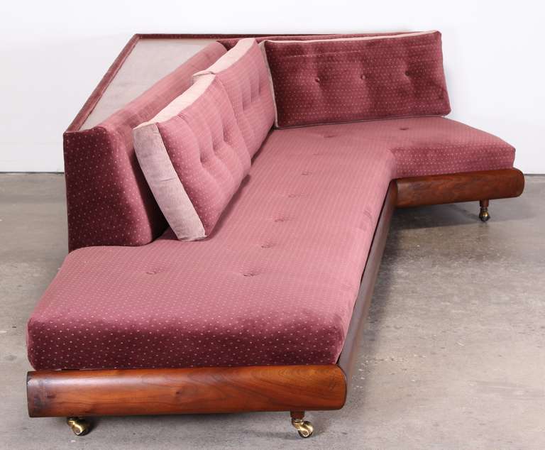 boomerang divan