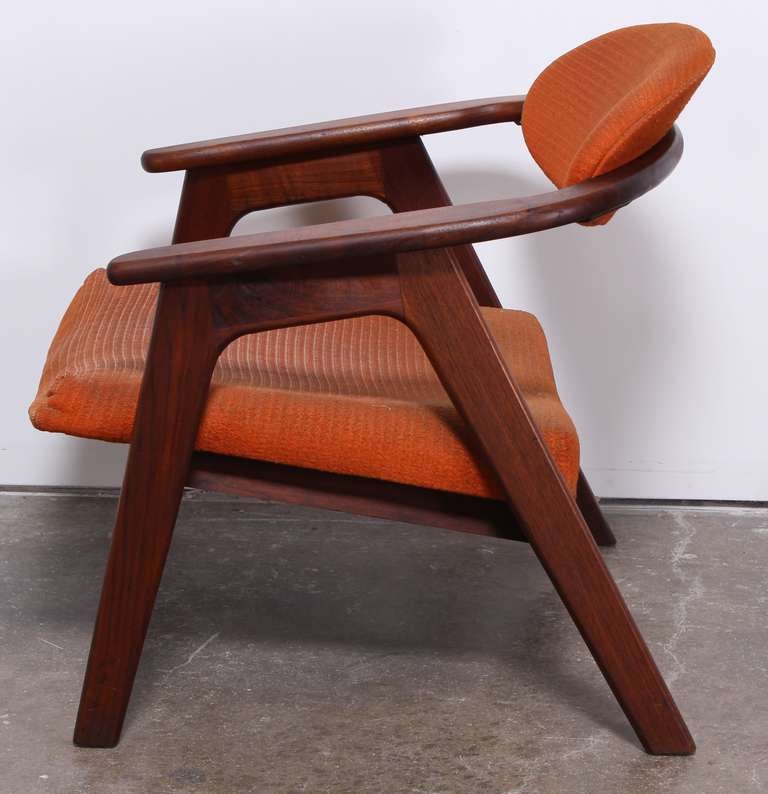 Mid Century Modern Adrian Pearsall Walnut Captain's Chair 916-CC In Good Condition In Hamburg, PA