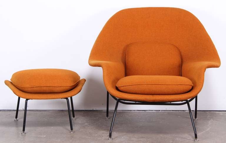 Eero Saarinen Womb Chair and Ottoman for Knoll In Good Condition In Hamburg, PA