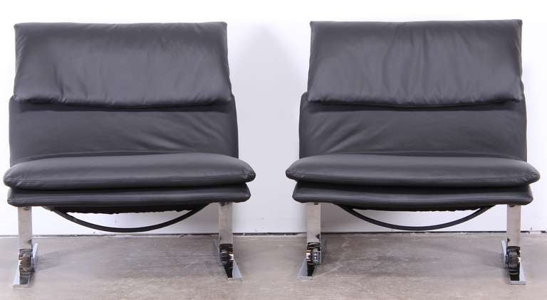 Mid-Century Modern Pair of Saporiti Italian Leather and Chrome Onda Chairs, 1970