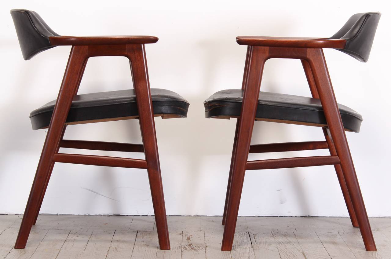 Mid-20th Century Set of Eight Erik Kirkegaard Dining Chairs for Illums Bolighus