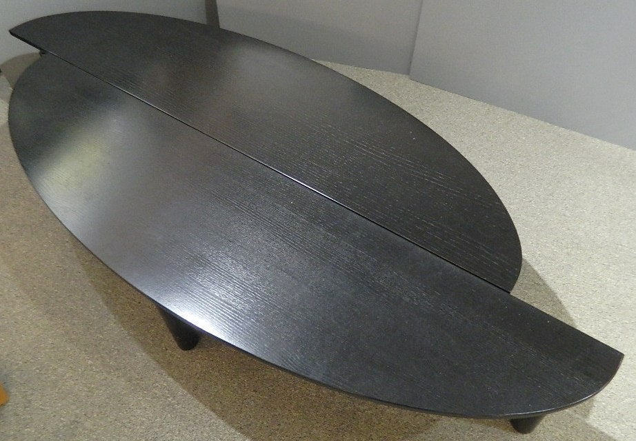 Pair of Vico Magistretti Sinbad Coffee Tables By Cassina In Good Condition In Houston, TX