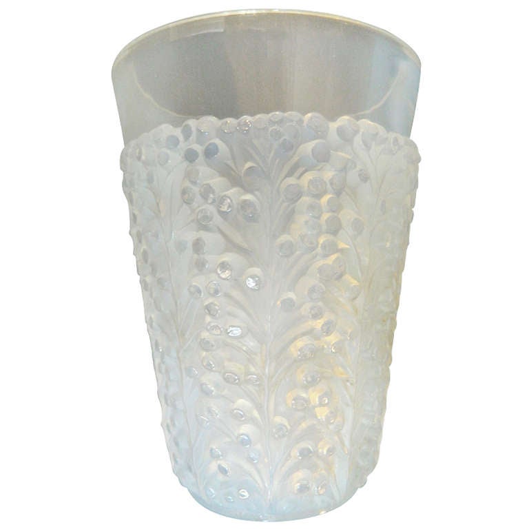 R Lalique Holly Vase For Sale at 1stDibs