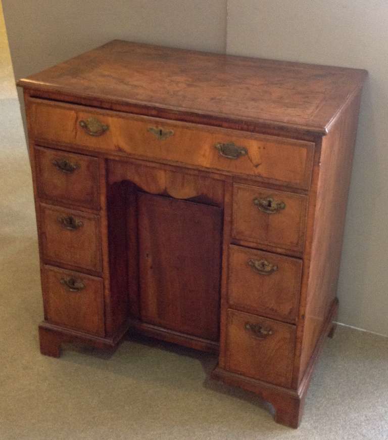 English Walnut Kneehole Desk In Good Condition For Sale In Houston, TX