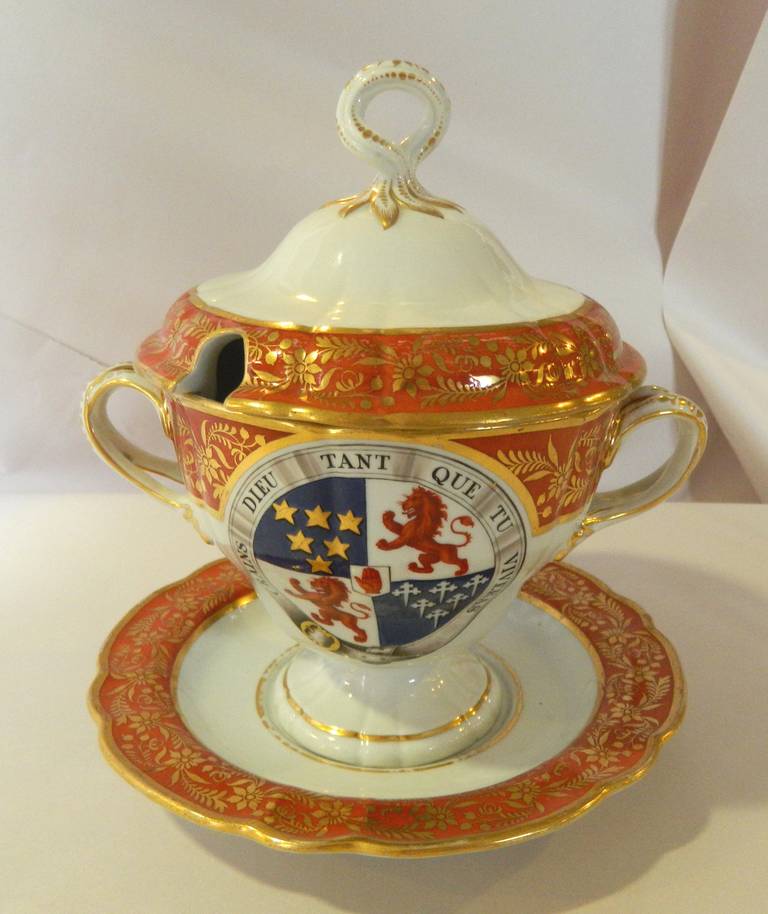 Group of Flight and Barr Worcester Armorial Porcelain In Good Condition For Sale In Houston, TX