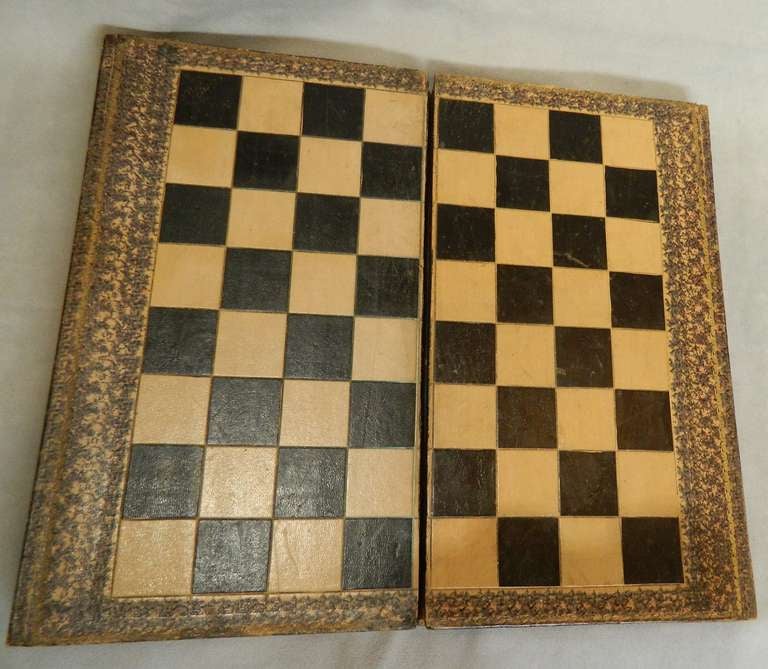 Books Folding Game Board In Good Condition In Houston, TX