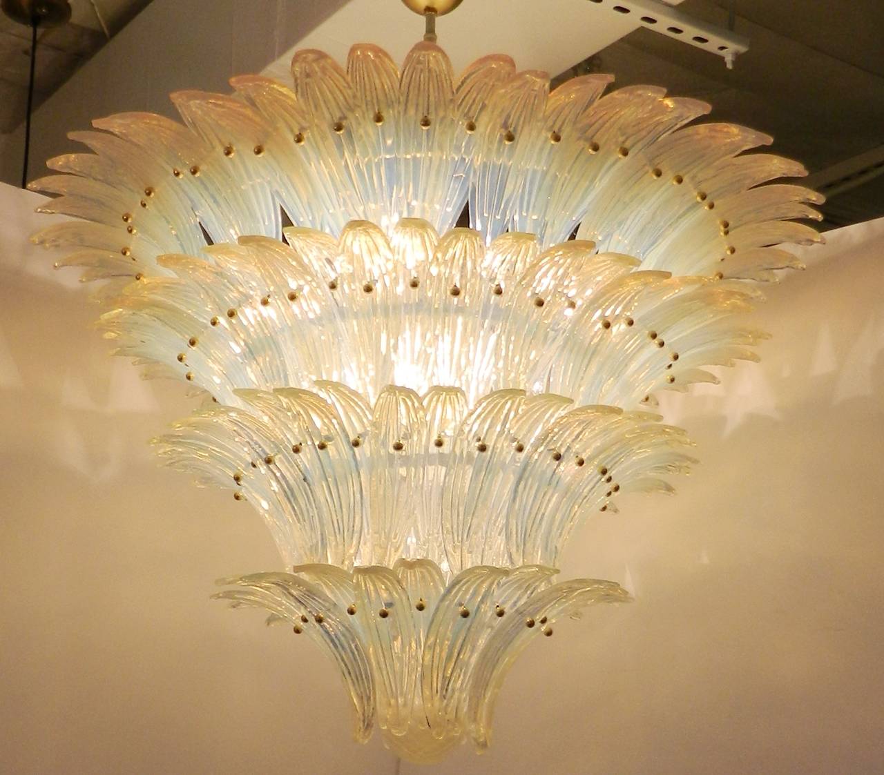 Italian Opaline Chandelier 'Palmette' Attributed to Barovier and Toso, Italy, 1960