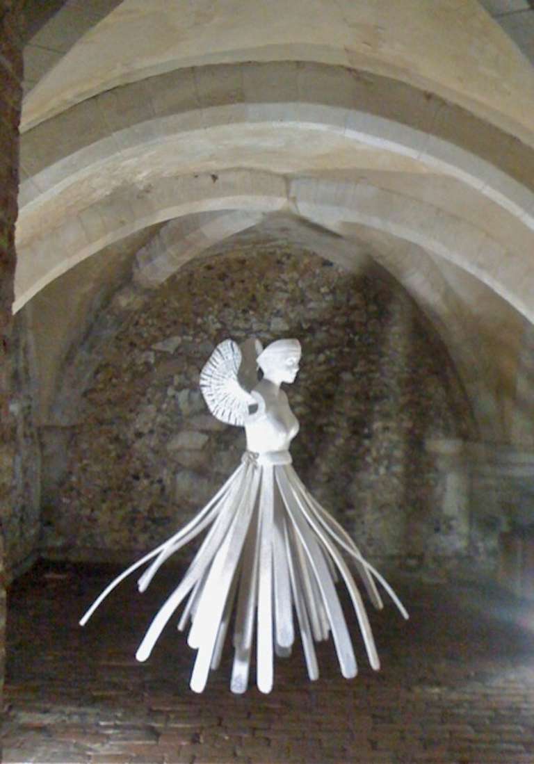 Female Angel In Excellent Condition For Sale In Blandford Forum, Dorset