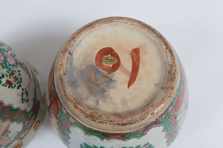 Vintage Pair of Chinese Export Porcelain Cache Pots 4